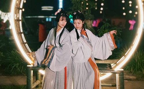 网红成人AV电影蜜桃夜景风光拍照